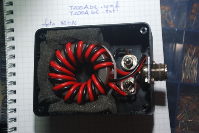 Balun 4:1 (c) Giorgio Brida (CC BY 2.0; https://www.flickr.com/people/43708075@N06)