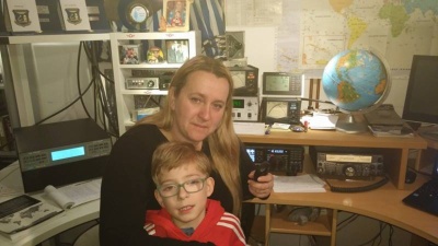 OE8YXK, Michaela, mit Sohn Dominik 