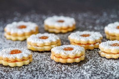 Kekse ;-) (c) pixabay - https://pixabay.com/de/kekse-weihnachten-backen-pl%C3%A4tzchen-3798903/